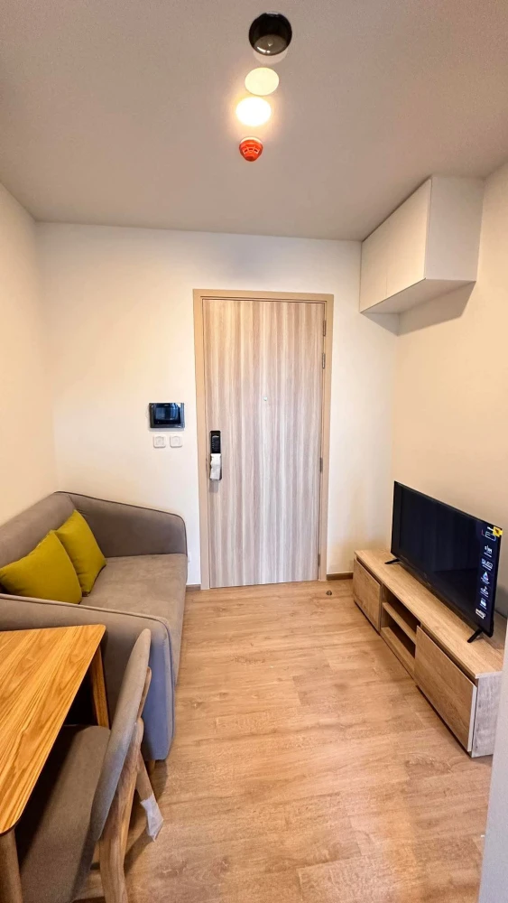 For rent: Chewathai Kaset Nawamin, 9th floor unit with spacious balcony and beautiful garden view. Fully furnished. Book now!