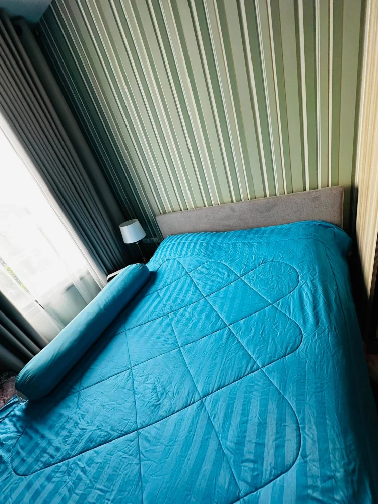 For rent: Chewathai Kaset Nawamin. Nice room, high-quality wallpaper, fully furnished. Don't miss out! images