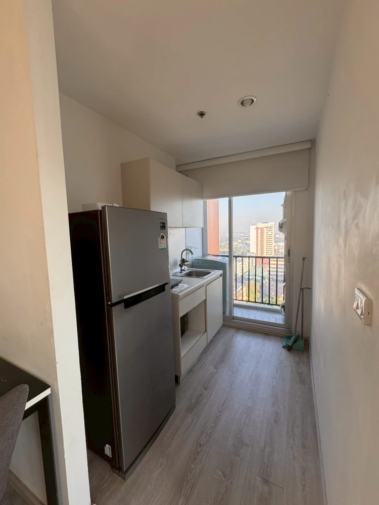 For rent: Chewathai Phetkasem 27, fully furnished apartment on a high floor. Spacious and comfortable. Book now!