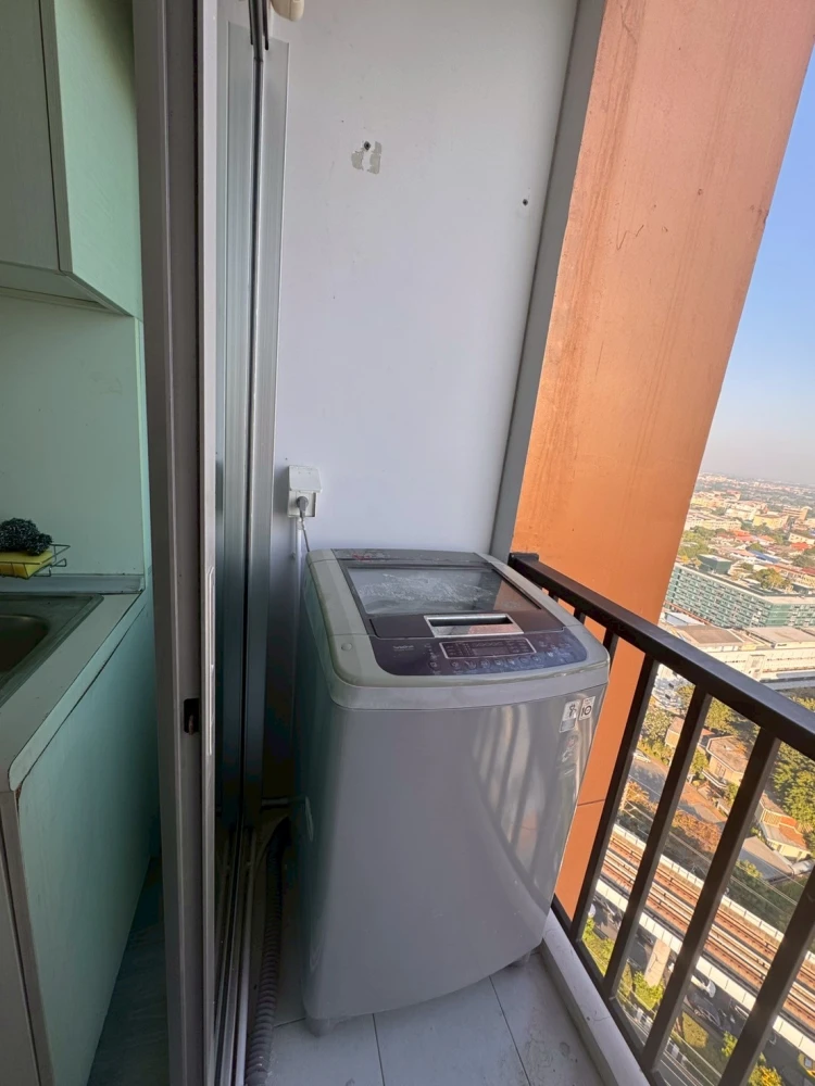 For rent: Chewathai Phetkasem 27, fully furnished apartment on a high floor. Spacious and comfortable. Book now!