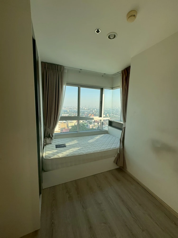 For rent: Chewathai Phetkasem 27, fully furnished apartment on a high floor. Spacious and comfortable. Book now!