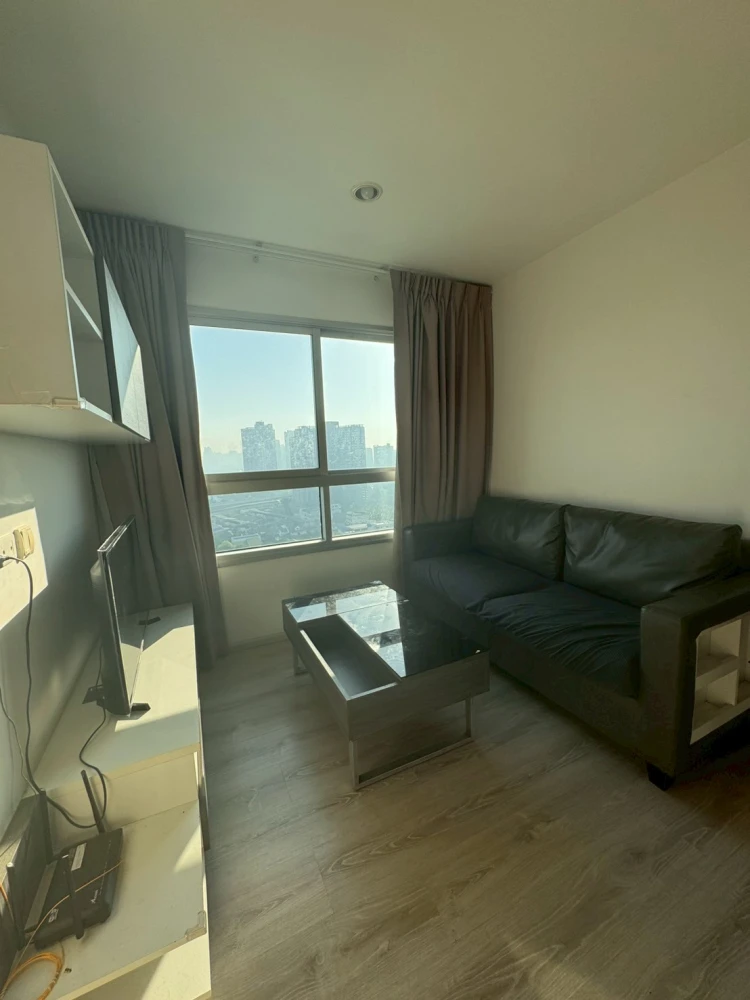 For rent: Chewathai Phetkasem 27, fully furnished apartment on a high floor. Spacious and comfortable. Book now!