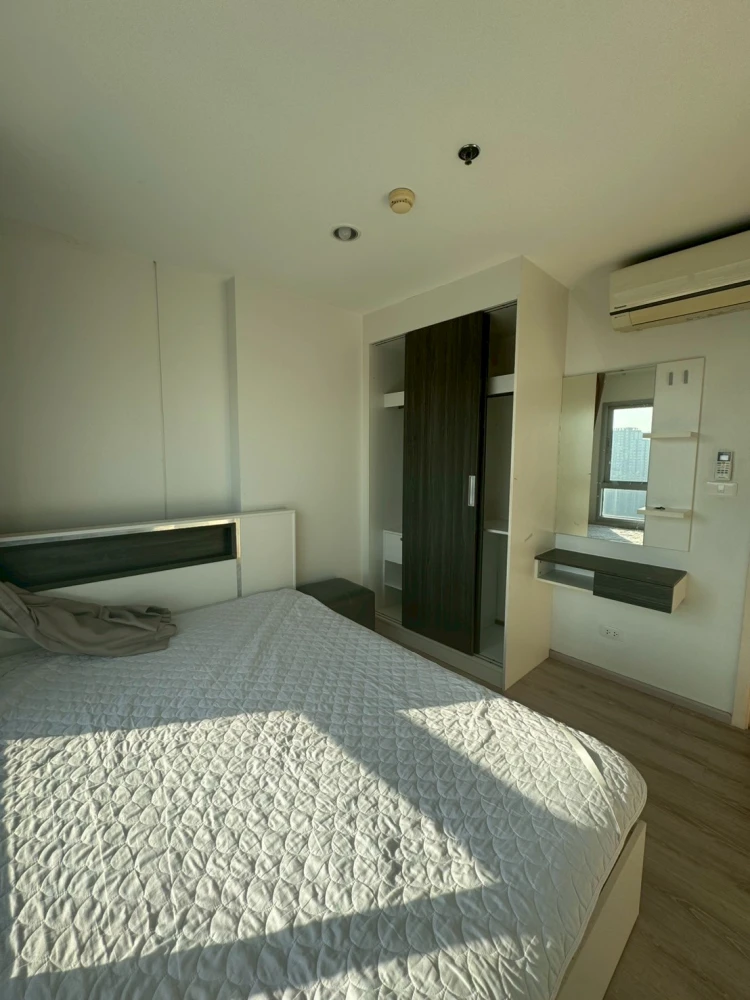 For rent: Chewathai Phetkasem 27, fully furnished apartment on a high floor. Spacious and comfortable. Book now!