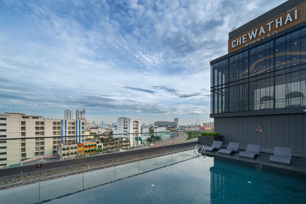 [FOR RENT] Chewathai Pinklao | High-Floor Corner Unit with Peaceful City Views 🏢✨