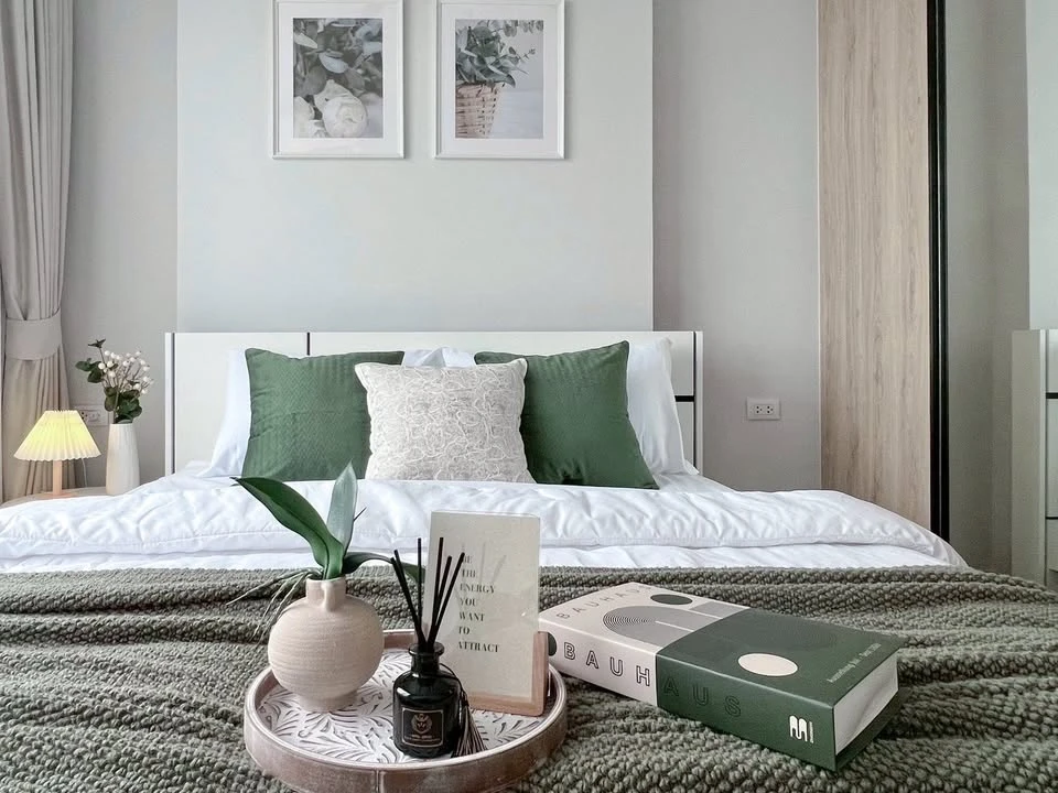 For rent: Chewathai Pinklao, 1 bedroom, 1 bathroom. Decorated in a coordinated theme and fully furnished. Book now!