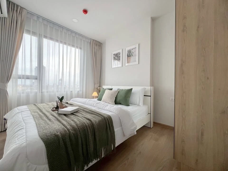 For rent: Chewathai Pinklao, 1 bedroom, 1 bathroom. Decorated in a coordinated theme and fully furnished. Book now!