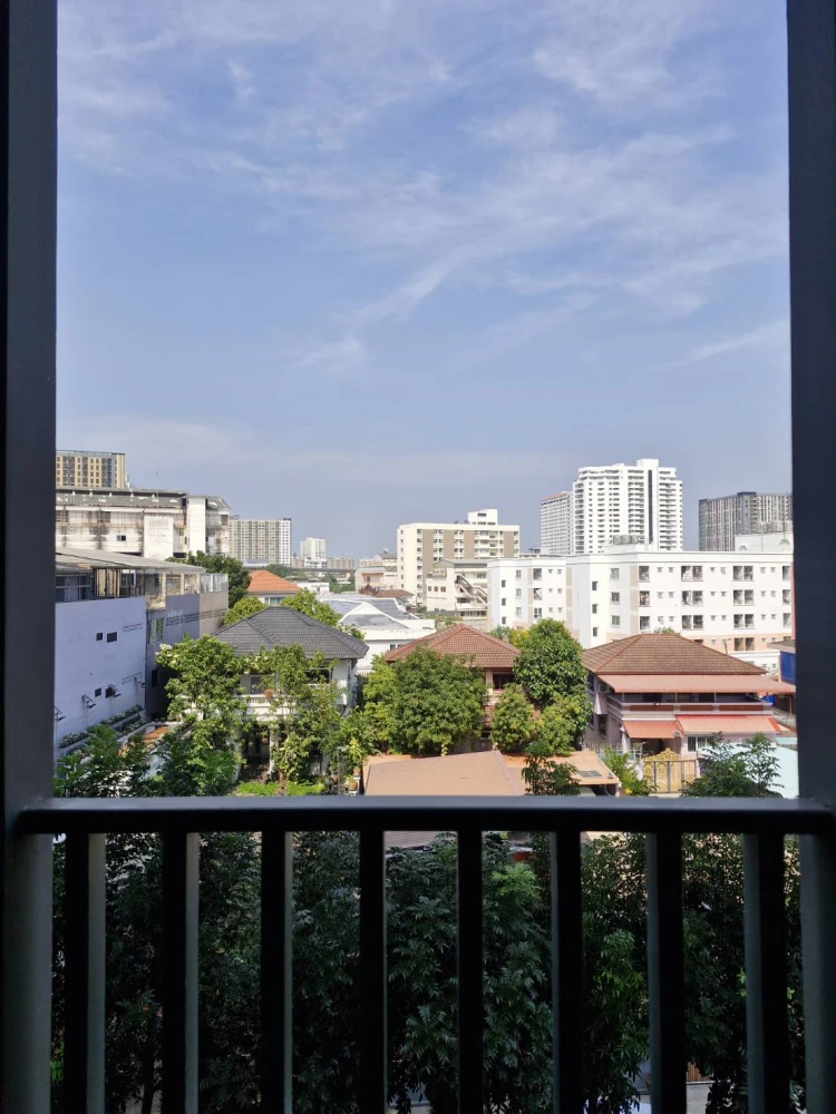 For rent: Chewathai Pinklao apartment. Ready to move in, fully furnished, spacious and comfortable. Book now!