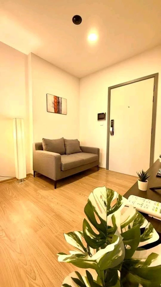 Beautiful condo for rent at Chewathai Pinklao, fully furnished. Book now!