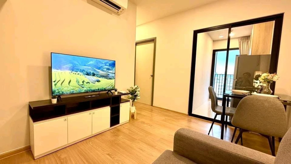 Beautiful condo for rent at Chewathai Pinklao, fully furnished. Book now!