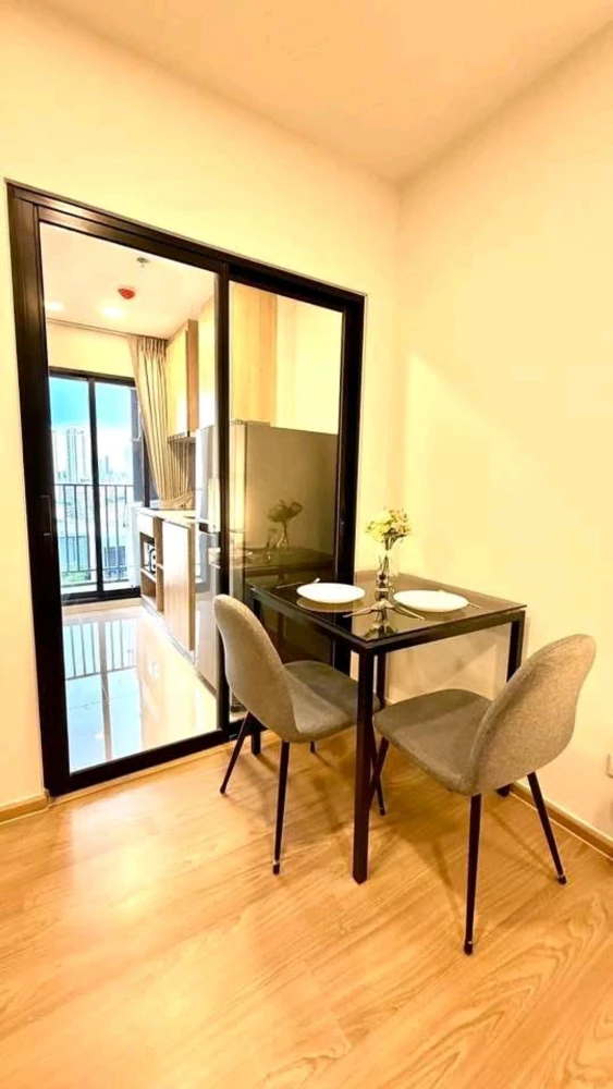 Beautiful condo for rent at Chewathai Pinklao, fully furnished. Book now!