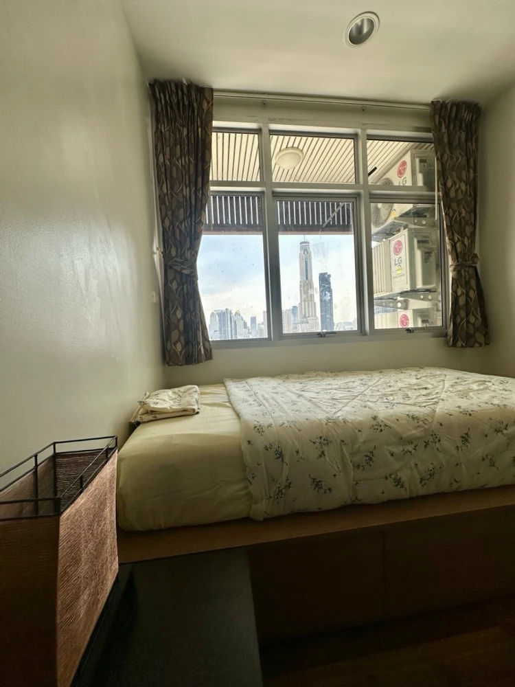 For rent: Chewathai Ratchaprarop, 12th floor, fully furnished. Book now!