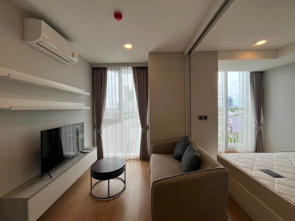 For rent: Chewathai Residence Thonglor. Quiet and private atmosphere. Fully furnished with appliances, ready to move in.