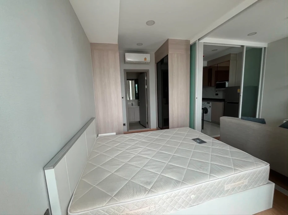 For rent: Chewathai Residence Thonglor. Quiet and private atmosphere. Fully furnished with appliances, ready to move in.