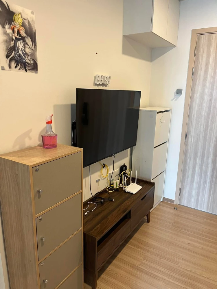 For rent: Chewathai Kaset Nawamin, 19th floor, has a sitting area at the corner of the building, not noisy, not on the road side. Book now and you won