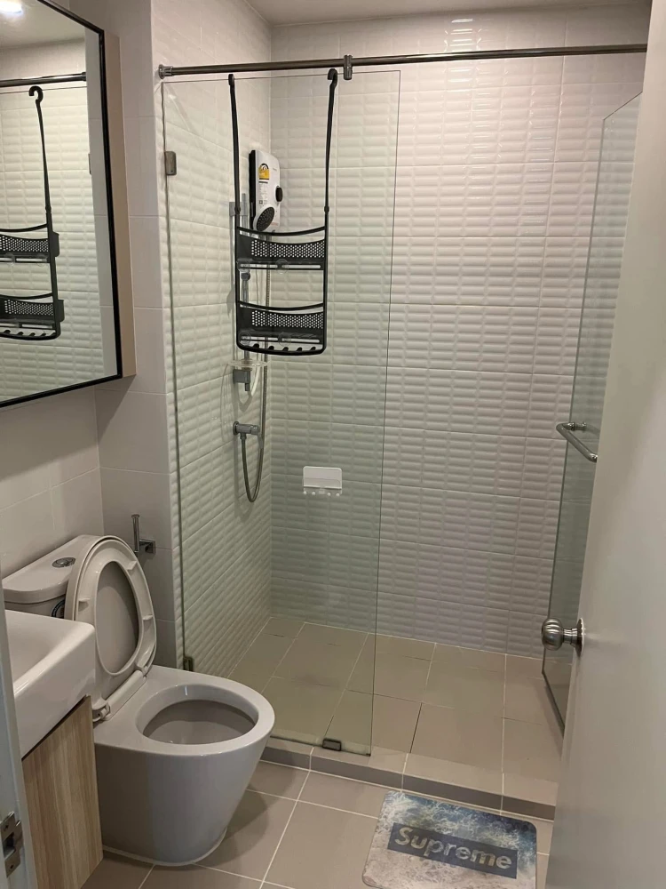 For rent: Chewathai Kaset Nawamin, 19th floor, has a sitting area at the corner of the building, not noisy, not on the road side. Book now and you won