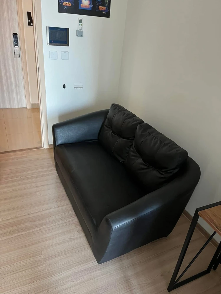 For rent: Chewathai Kaset Nawamin, 19th floor, has a sitting area at the corner of the building, not noisy, not on the road side. Book now and you won