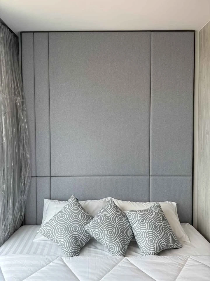 For rent: CIELA Sripatum, beautifully decorated room, built-in headboard, comes with a large sofa, comfortable to sit on, book now.