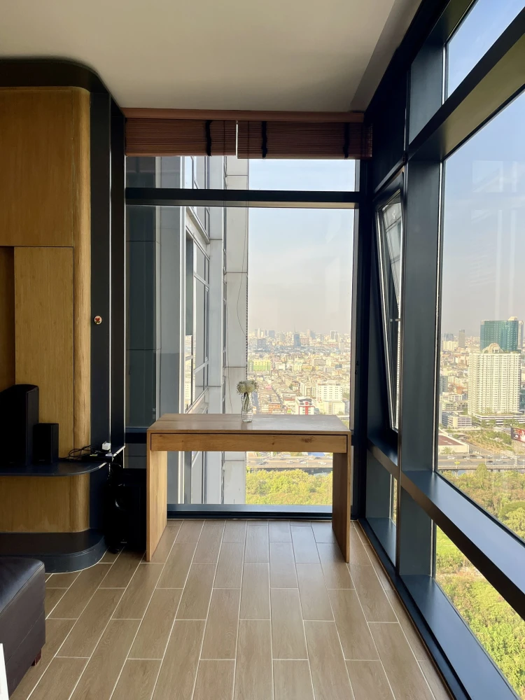 ขาย ให้เช่า Circle 2 Living Prototype ชั้นสูง 3x ห้องมุม วิวดี เห็นวิวชัดเจน ไม่มีตึกบัง กระจกห้องบานใหญ่ ให้ความรู้สึกโล่งสบาย รีบจองเลย
