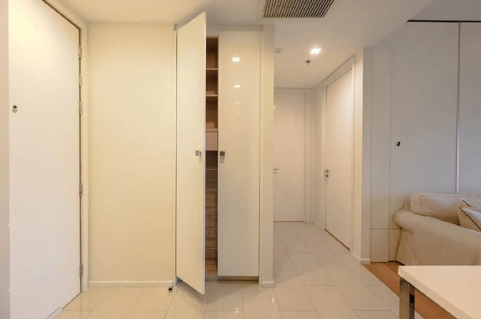 Circle 2 Living Prototype for rent, high floor 20+, spacious area, fully furnished, don't miss it.
