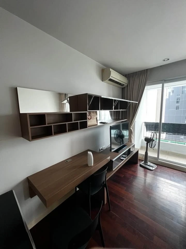Circle Condominium for rent, STUDIO room, built-in furniture, entire room, complete in one place, book now.