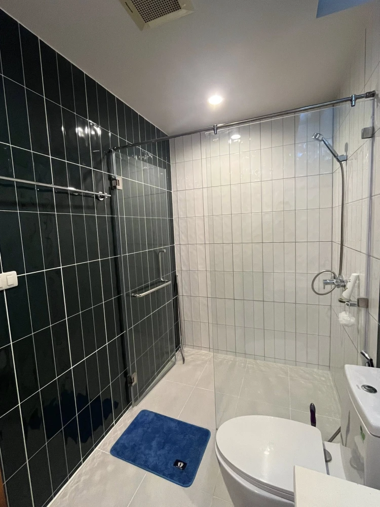 Circle Condominium for rent, very high floor, open view, high ceiling, fully furnished, if you don't book, you'll miss out!