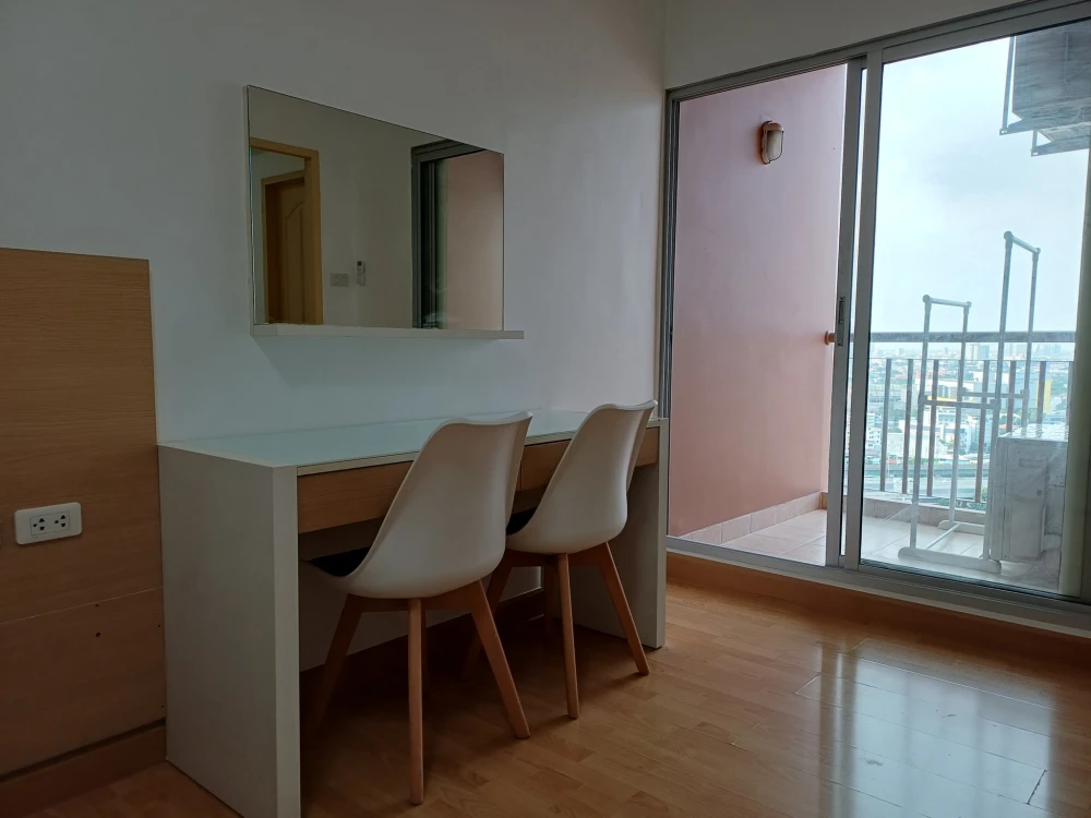 For rent: City Home Ratchada-Pinklao, 25th floor, fully furnished room. If interested, hurry and reserve now!