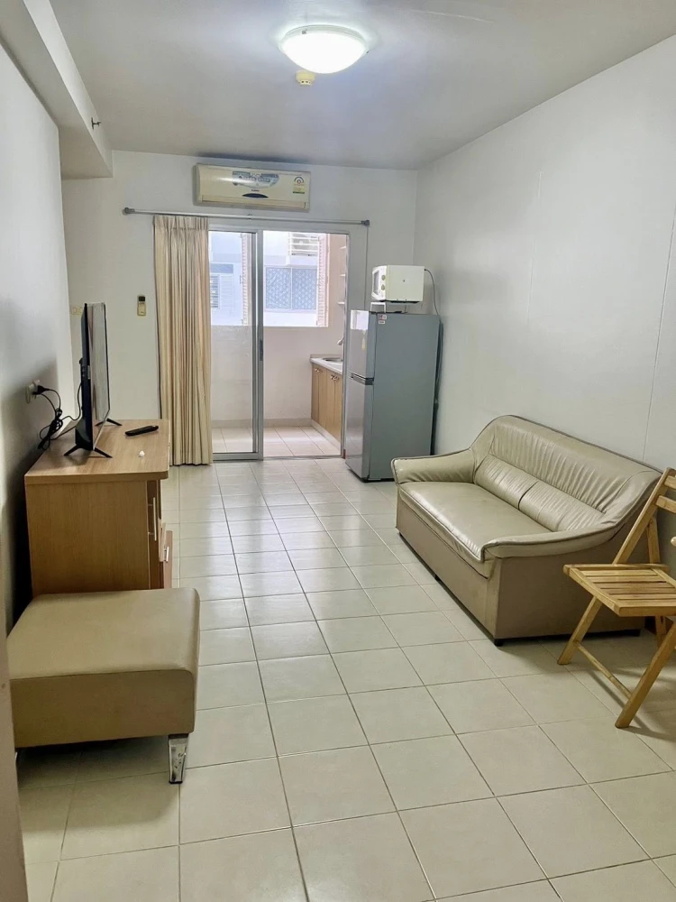 City Home Sukhumvit 101 for rent. 42 square meters, very spacious and comfortable. Fully furnished and ready to move in.