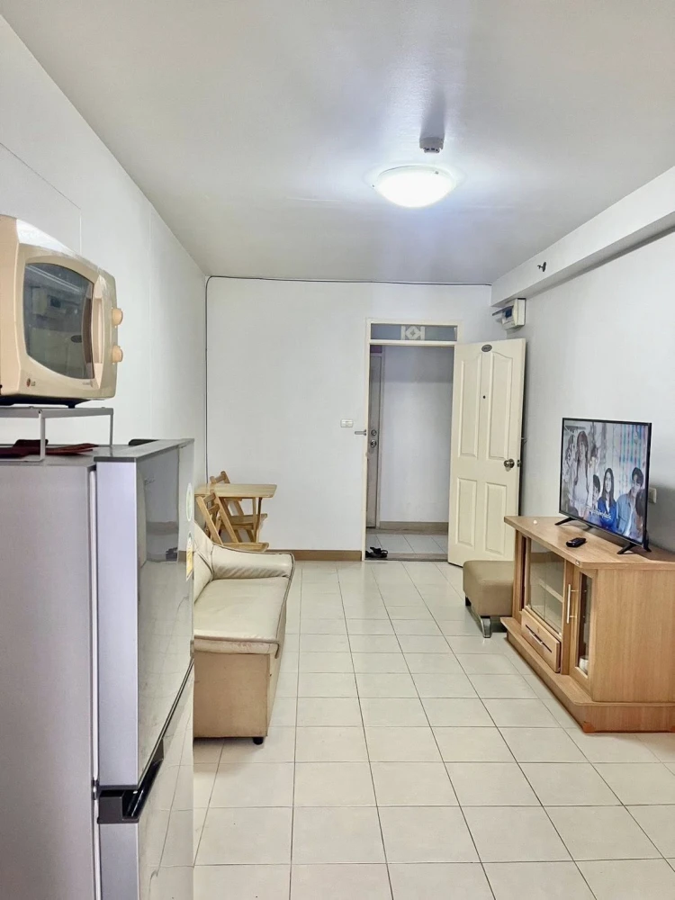 City Home Sukhumvit 101 for rent. 42 square meters, very spacious and comfortable. Fully furnished and ready to move in.