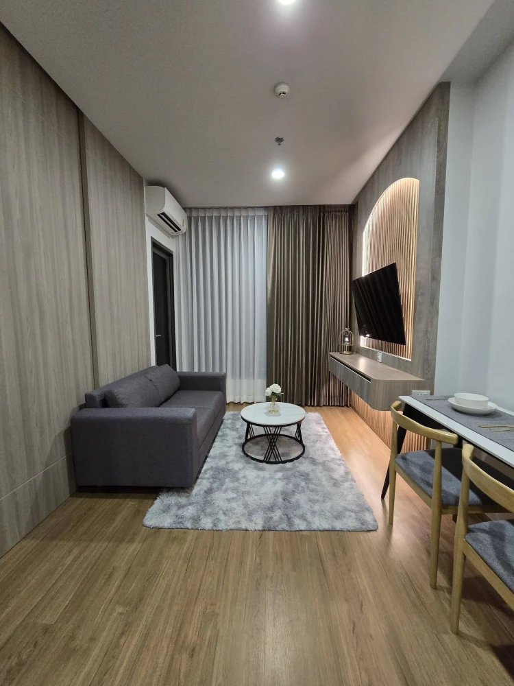 For rent: A beautifully designed 1-bedroom condominium at Cloud Thonglor-Petchaburi, featuring a 'Modern Luxury' style that creates a warm and elegant