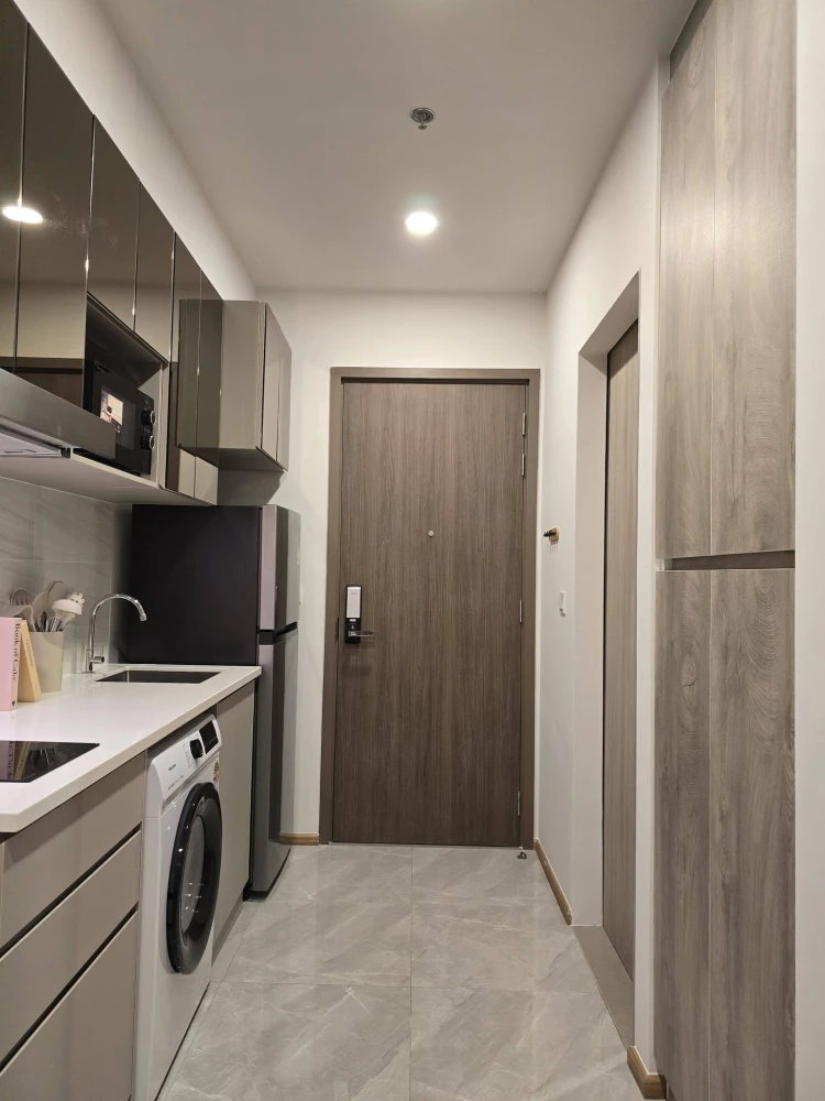 Condo for rent at Cloud Thonglor-Petchaburi. The unit is tastefully decorated, inviting, and fully equipped with appliances—book now before it’s gone!