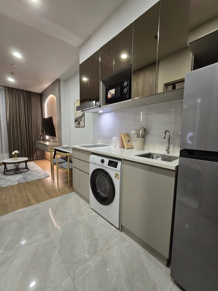 Condo for rent at Cloud Thonglor-Petchaburi. The unit is tastefully decorated, inviting, and fully equipped with appliances—book now before it’s gone!