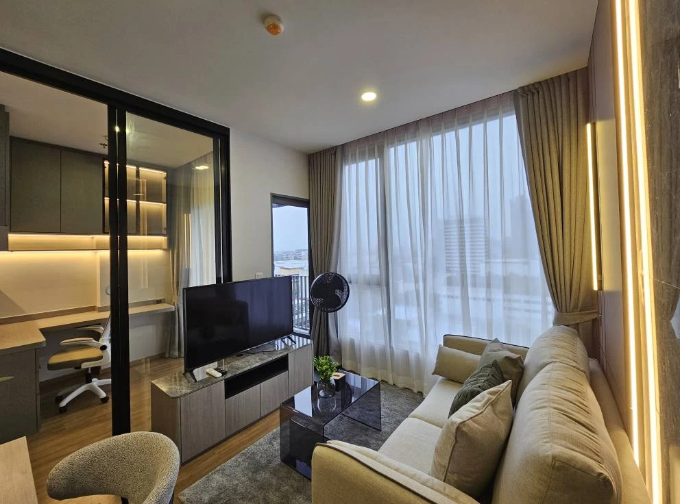 For rent: Cloud Thonglor-Petchaburi, decorated room with a theme, lots of usable space, built-in walls and awesome furniture. Hurry and book now!
