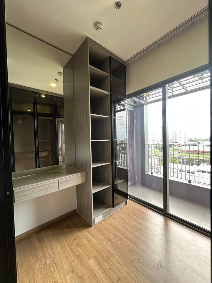 For rent: Cloud Thonglor-Petchaburi, beautifully decorated room, cool tone, built-in headboard, great location, book now.