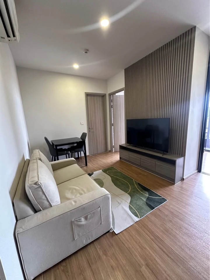 For rent: Cloud Thonglor-Petchaburi, beautifully decorated room, cool tone, built-in headboard, great location, book now.