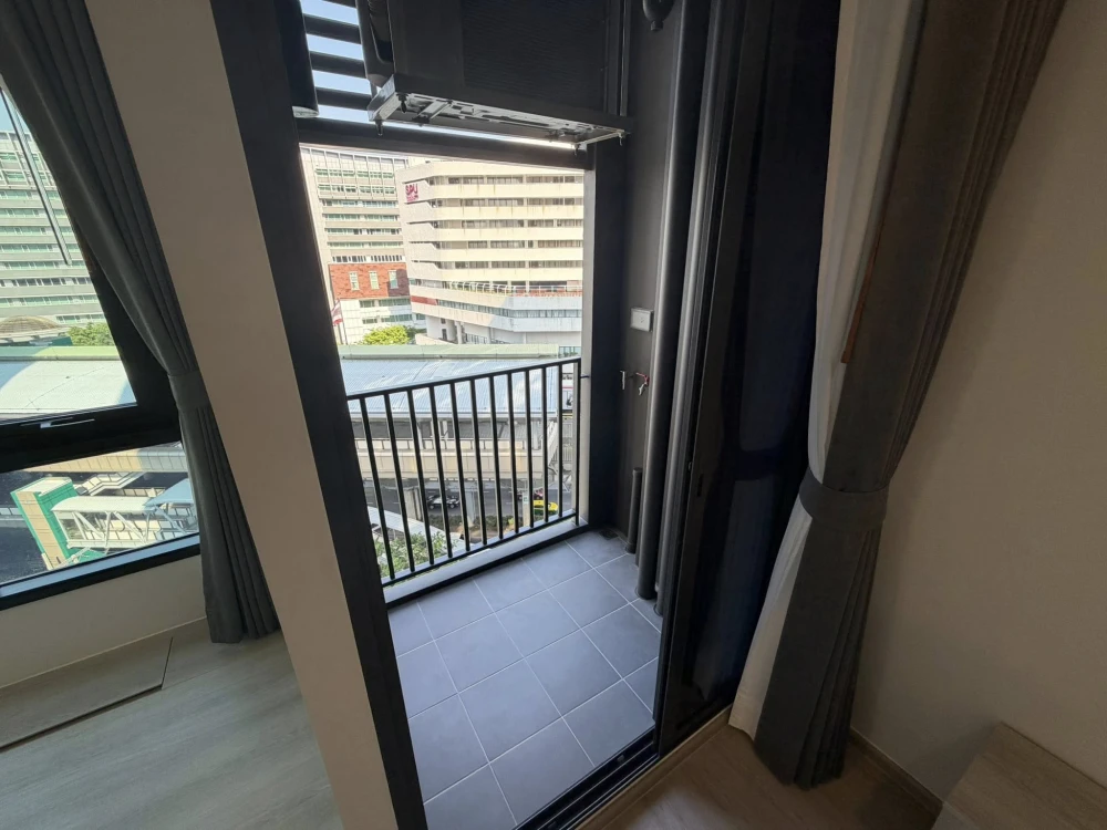 For rent: COBE Kaset Sripatum, 1 bedroom, 1 bathroom. Great location, convenient transportation, and fully furnished. Book now!