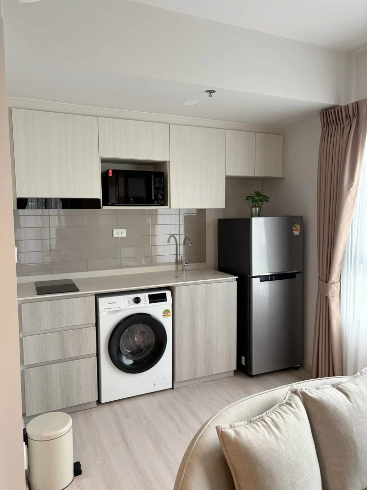 For rent: COBE Ratchada Rama 9. Spacious room with ample usable space and complete amenities. Book now!