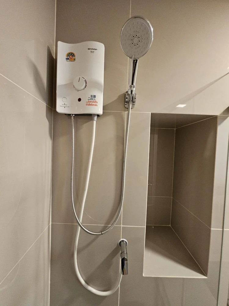 For rent: COBE Kaset-Sri Pathum condo with separate kitchen (no odors in the bedroom)!!! Fully equipped with amenities. Don't miss out!
