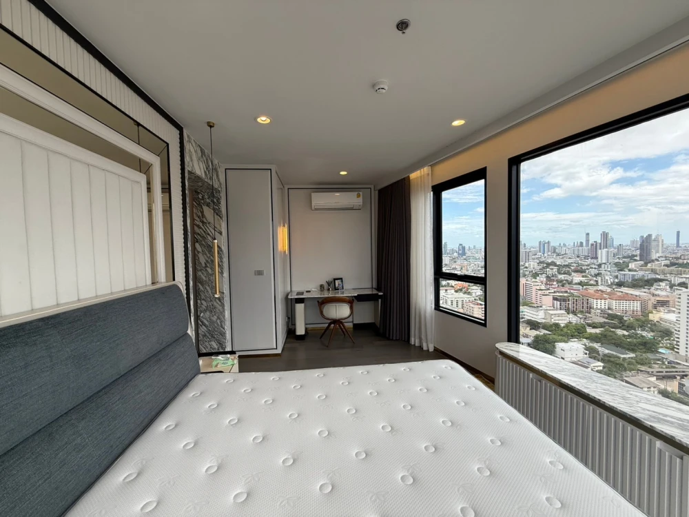 For rent: COCO PARC, 32nd floor. Nice, fully furnished unit. Book now! Don't wait!