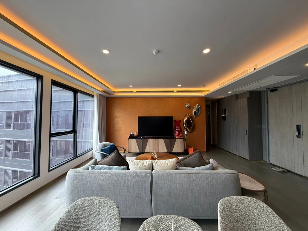 For rent: COCO PARC, 32nd floor. Nice, fully furnished unit. Book now! Don't wait!