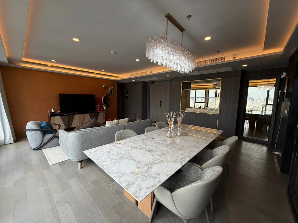 For rent: COCO PARC, 32nd floor. Nice, fully furnished unit. Book now! Don't wait!