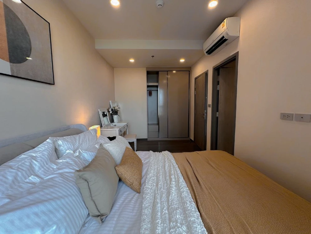 For rent: Beautiful and comfortable condo at COCO PARC, fully furnished. Book now!