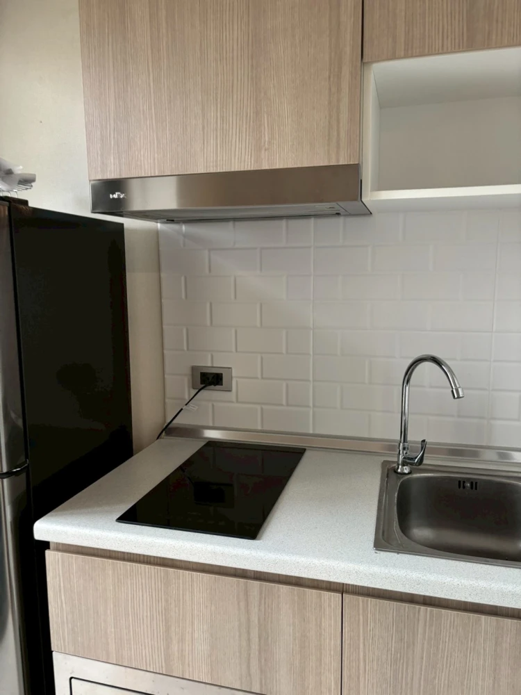 For rent: Cocoon Rama 9, 8th floor, fully furnished unit. Very comfortable and ready to move in. Book now! Don't miss out! Hurry!