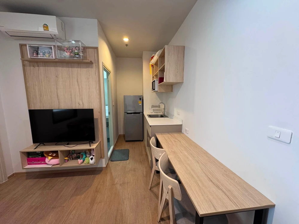 Common TU, 17th floor, fully furnished unit for rent. Book now! Don't miss out!