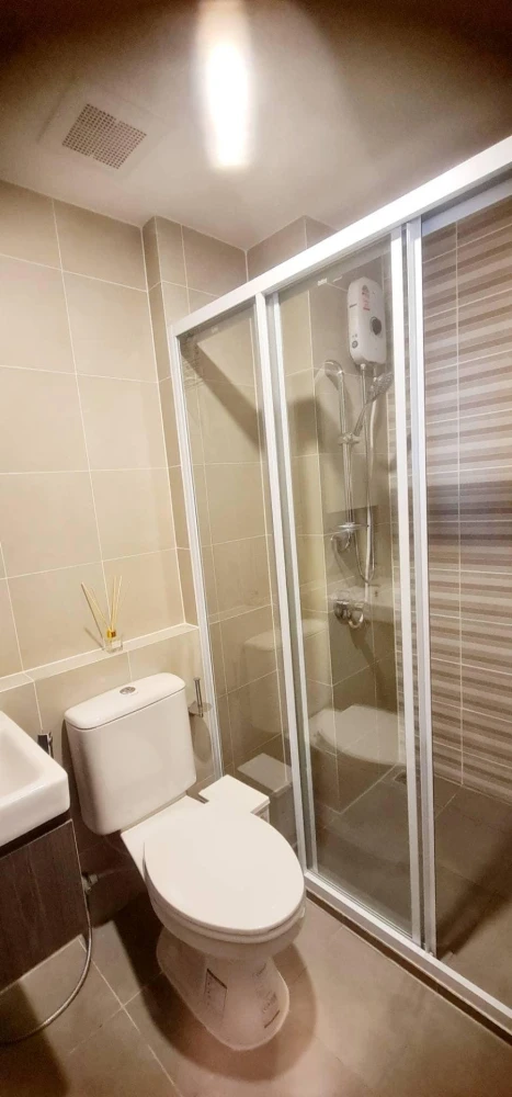 Condo for rent, Aspire Ratchayothin. Nice room, fully furnished with appliances. Just bring your personal belongings and move in!