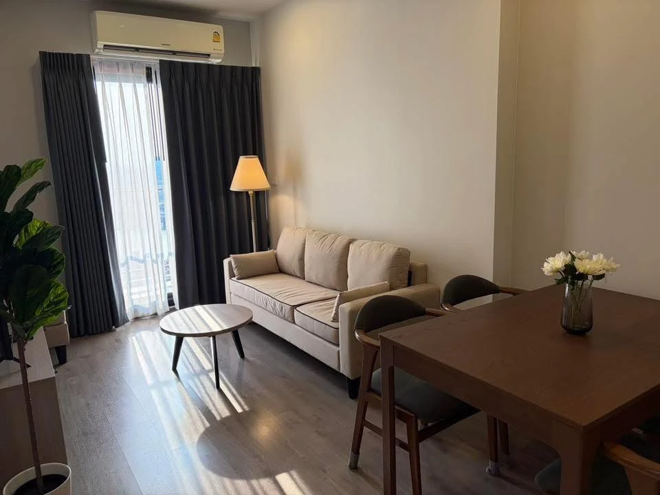 Condo for rent: Chapter One Flow Bangpho. Spacious and comfortable unit with ample living space. Great value! Book now, don't wait!