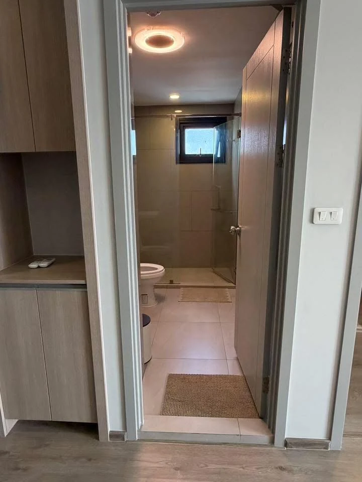 Condo for rent: Chapter One Flow Bangpho. Spacious and comfortable unit with ample living space. Great value! Book now, don't wait!