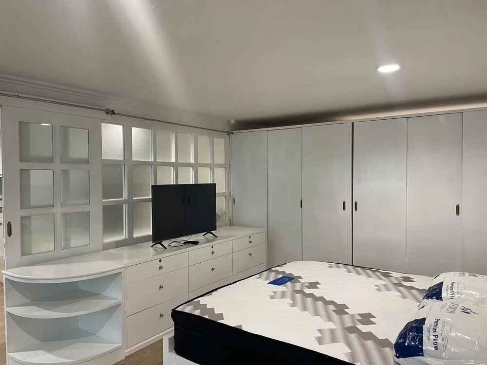 Condo Diamond Tower for rent, ready to move in, high floor, fully furnished, spacious, reserve now.