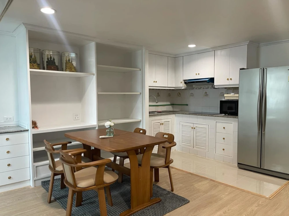 Condo Diamond Tower for rent, ready to move in, high floor, fully furnished, spacious, reserve now.