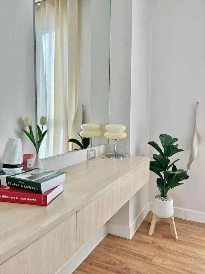 Condo for rent at Grande Caribbean Resort Pattaya. Spacious, ready to move in, with sea view. Book now, don't miss out!
