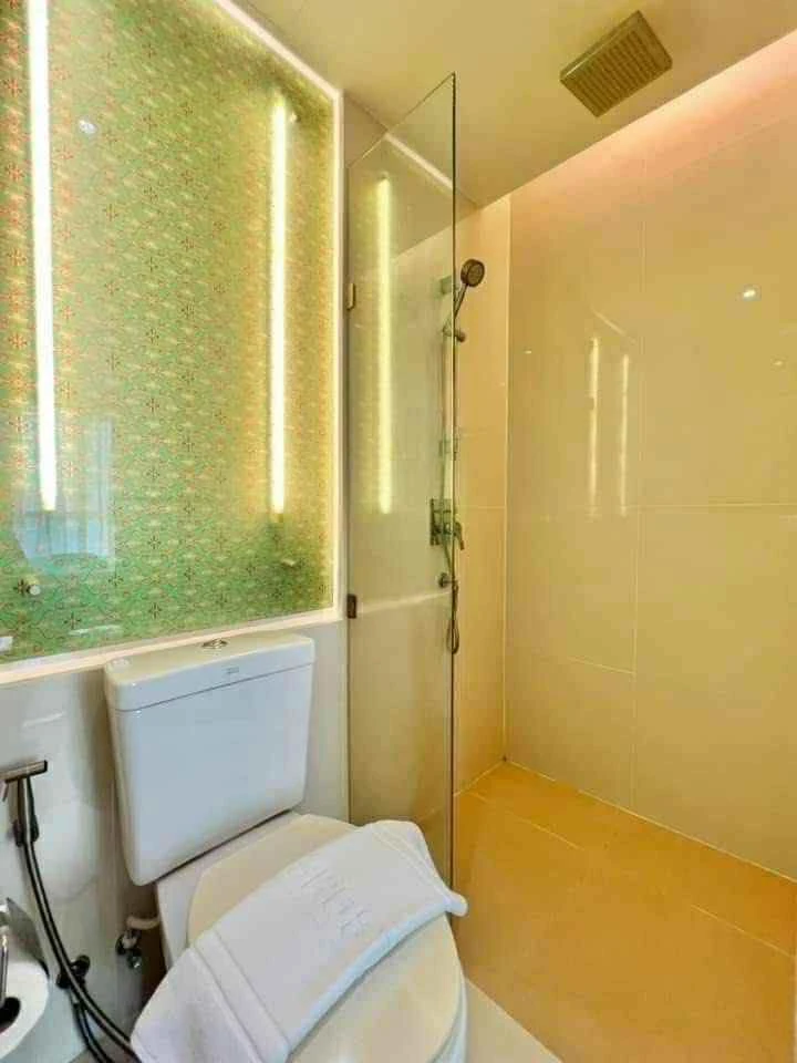Condo for rent at Grande Caribbean Resort Pattaya. Spacious, ready to move in, with sea view. Book now, don't miss out!